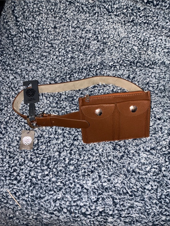 Vince Camuto Handbags - NWT Vince Camuto cognac brown vegan leather belt bag. Size L